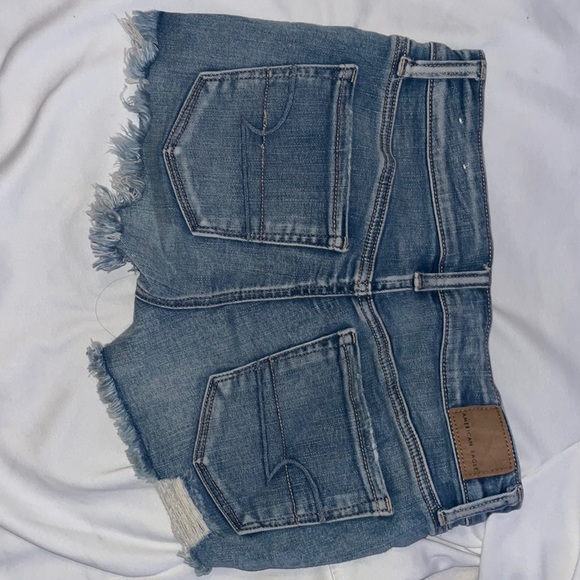 Womens jean shorts - Picture 2 of 3